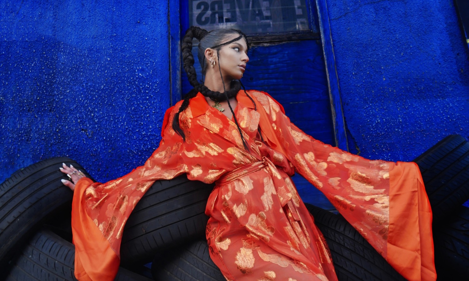Against the aesthetic postcard — CULTIQ Editorial